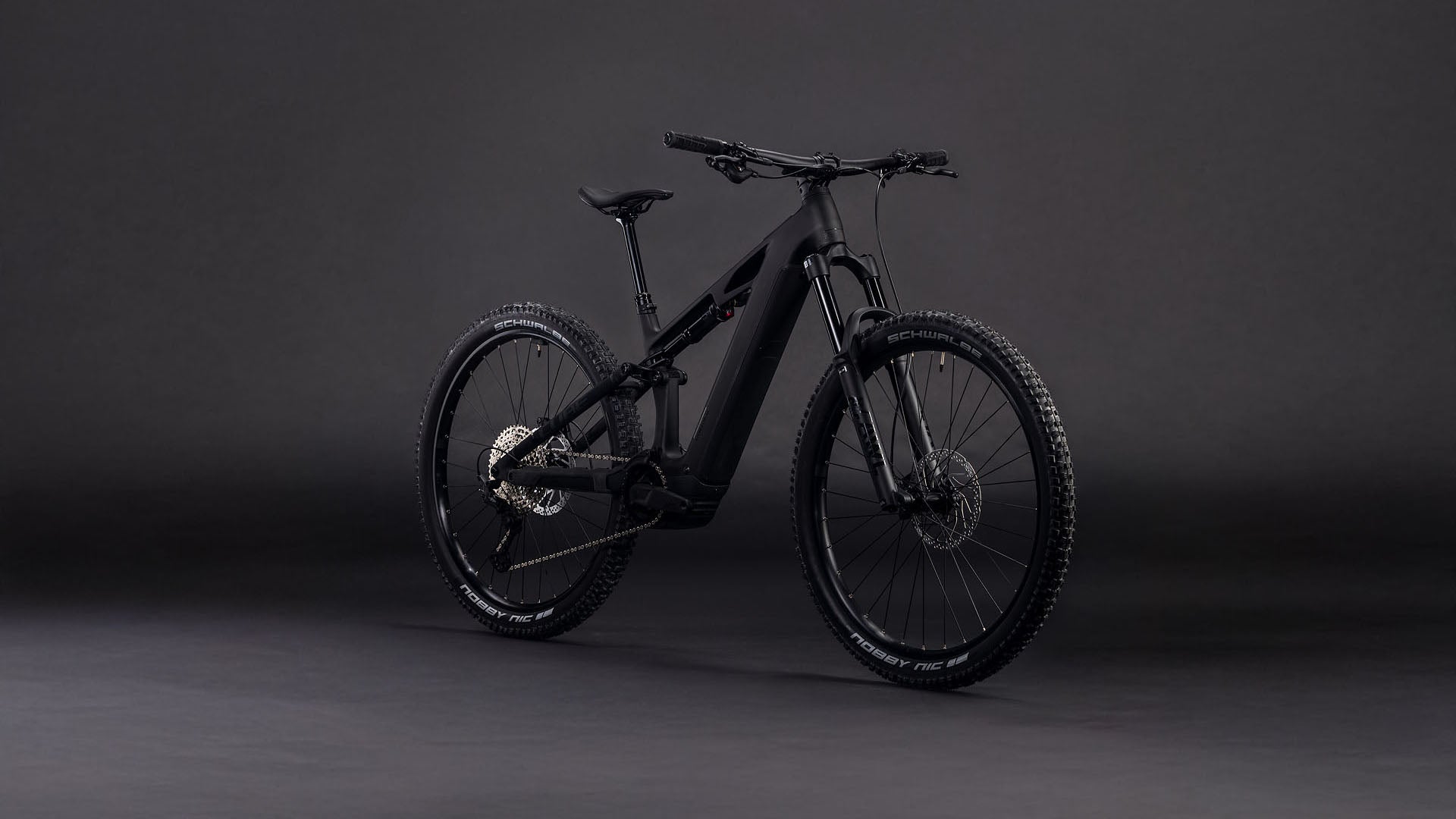 Bicicleta eléctrica CUBE Stereo Hybrid 144 HPC Race 800 Blackline para enduro y all-mountain