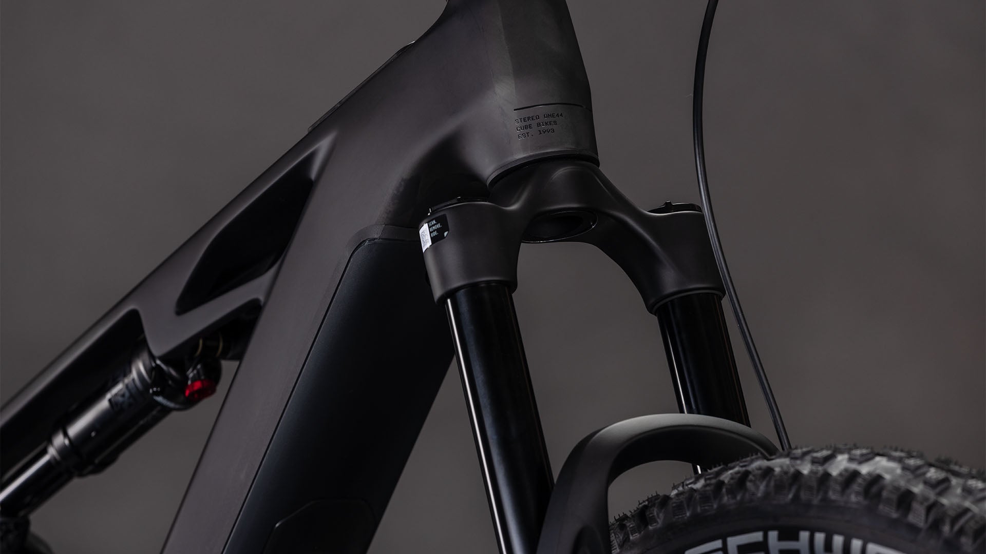 CUBE Stereo Hybrid 144 HPC Race 800 Blackline - E-MTB con batería 800Wh y transmisión Shimano XT