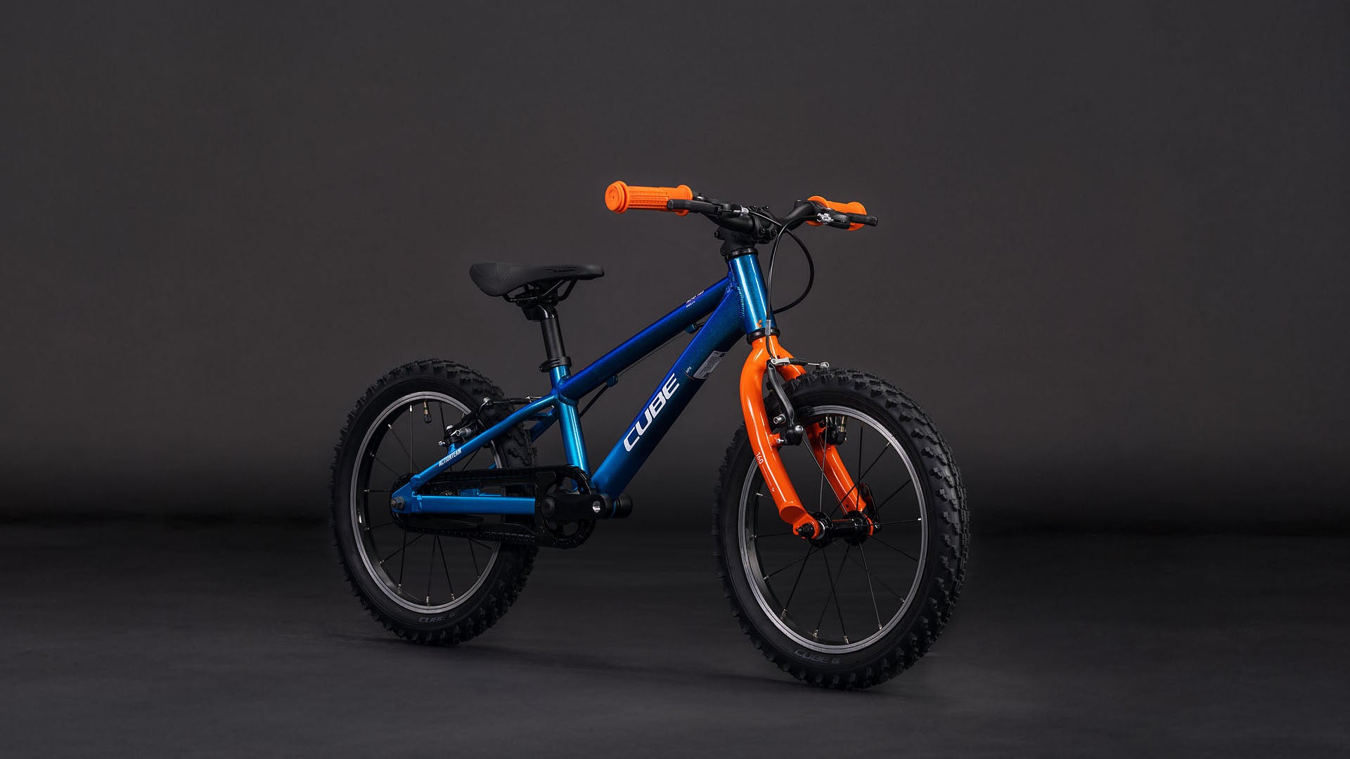 Bicicleta infantil CUBE Acid 140 Actionteam - Diseño robusto y seguro para la diversión de tu hijo en cada aventura