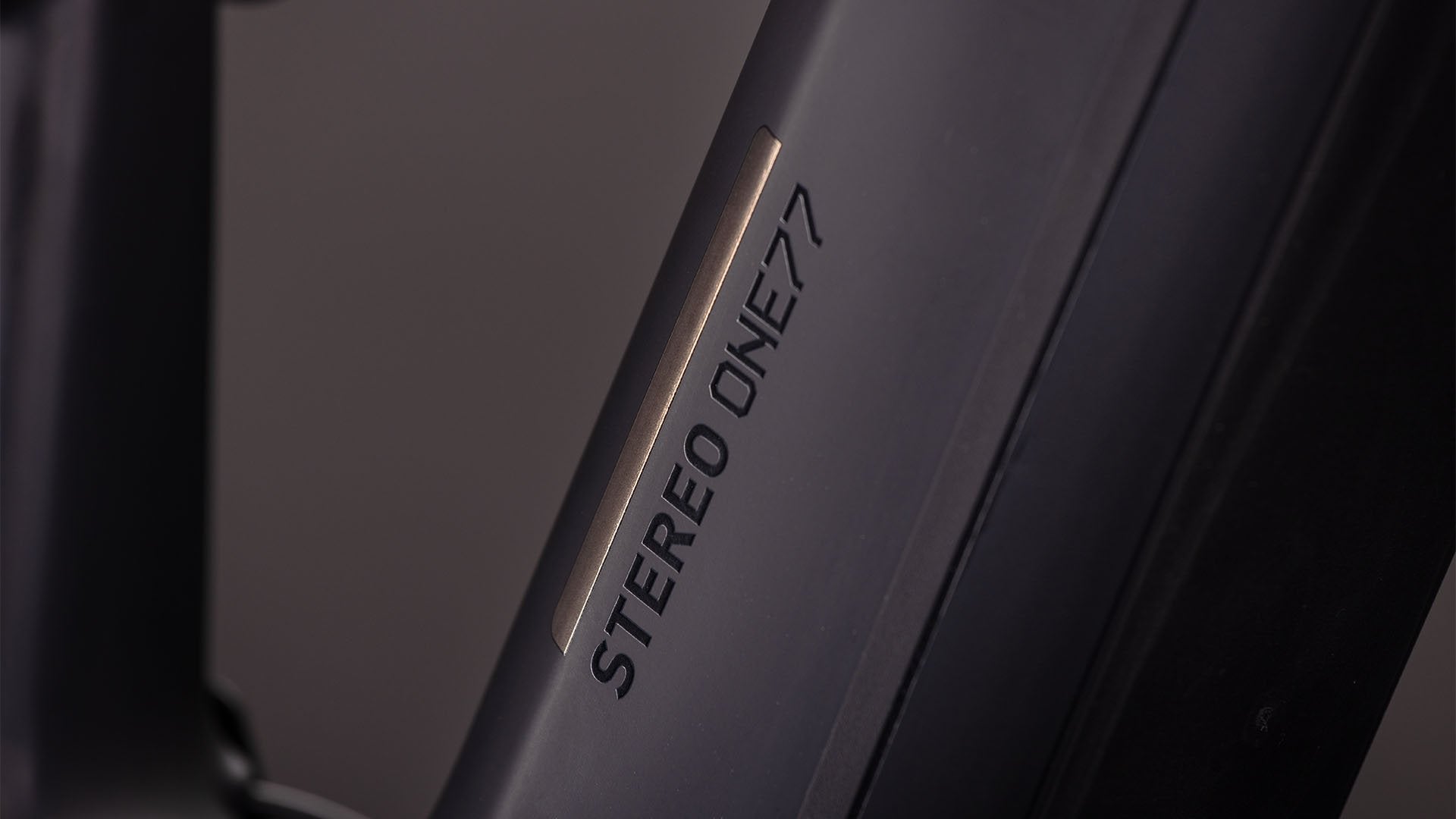 cuadro de carbonoco c:62 geométría y tecnología alemana de CUBE en bicicletas electricas ligeras, potentes, confiables y smarth price