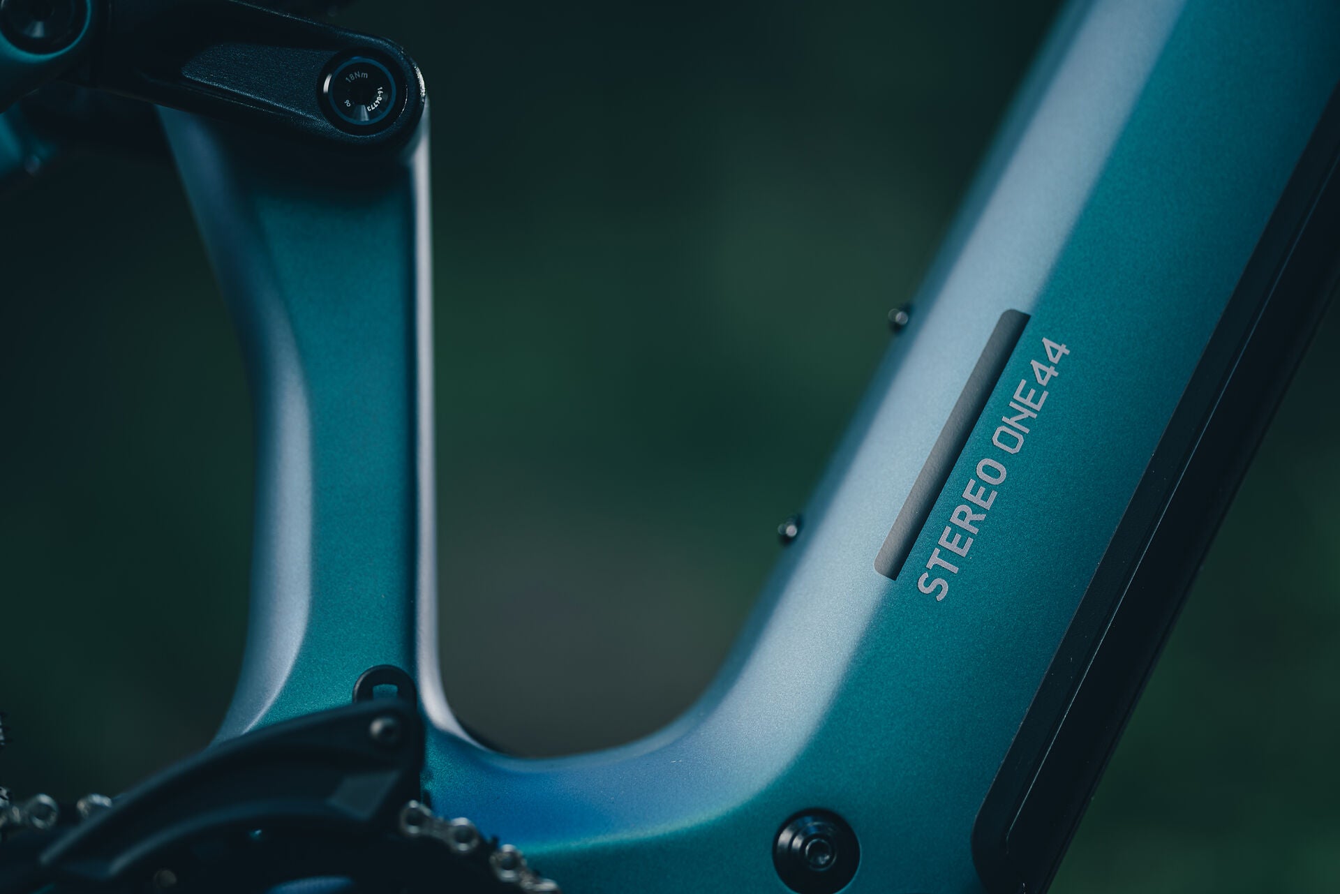 CUBE Stereo Hybrid 144 HPC Race 800 Smaragdgrey and prism - E-MTB con batería 800Wh y transmisión Shimano XT
