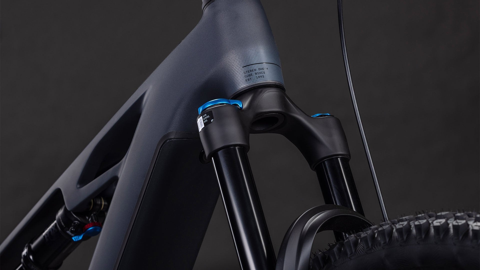 CUBE Stereo Hybrid 144 HPC SLX 800 - Detalle suspensión delantera