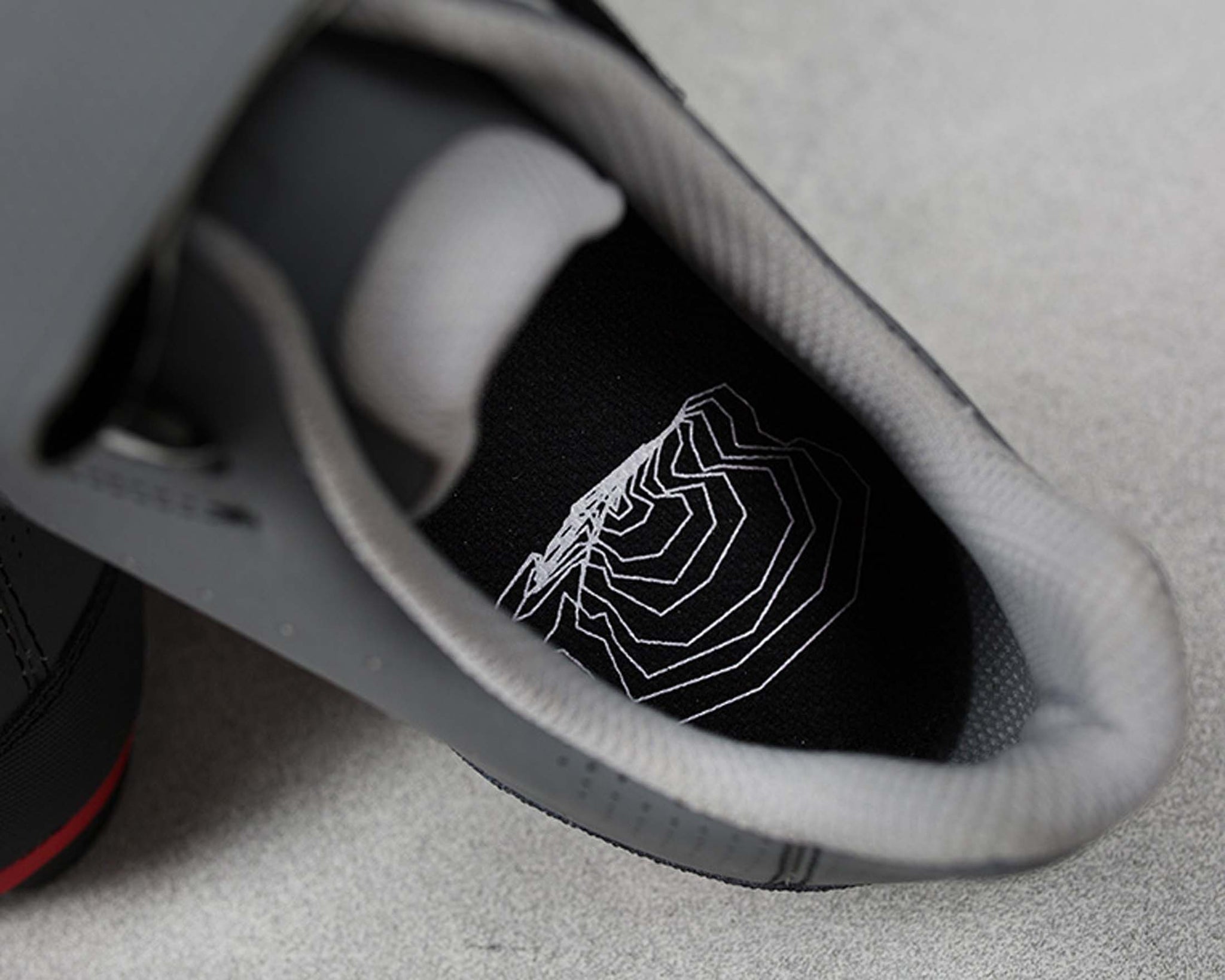 ZAPATOS CUBE PEAK Grey
